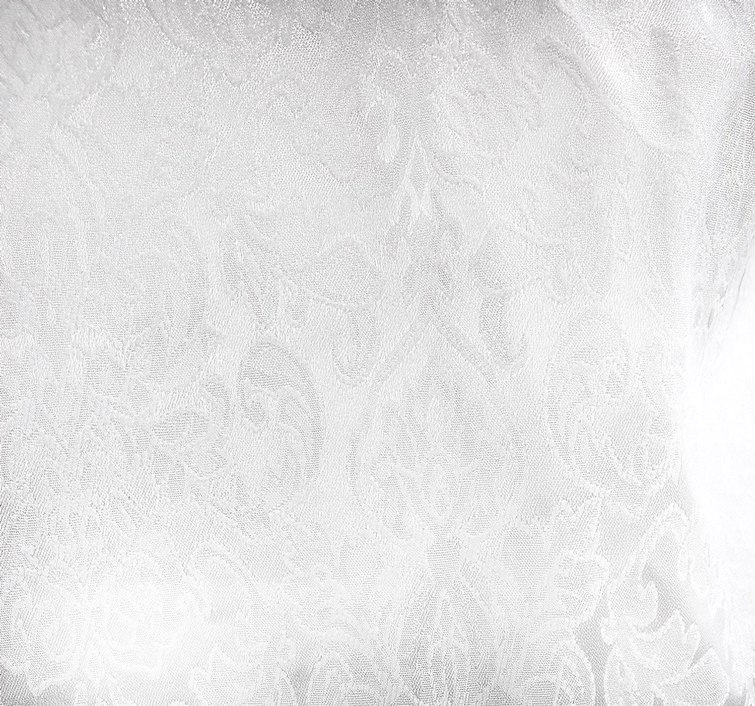 Vintage-inspirierte weiße gotische Herrenhemd Frontansicht mit Spitzeneinsätzen, Romantic-Alternative-Stil und gotischer Eleganz, Frontdetail