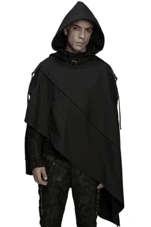 Wasserdichter Gothic Techwear Poncho-Cape mit Kapuze Vorderansicht auf männlichem Modell, schwarze asymmetrische Schnittführung mit Metallbuckelverschluss und 3D-Taschenelementen