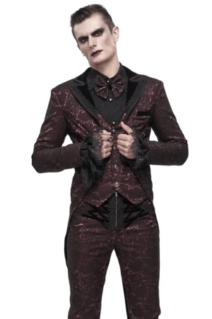 Herren-Gothic-Tailcoat in Weinrot Vorderansicht mit schwarzen Spitzenmanschetten und geprägten Rosenknopf-Details elegante Alternative Fashion