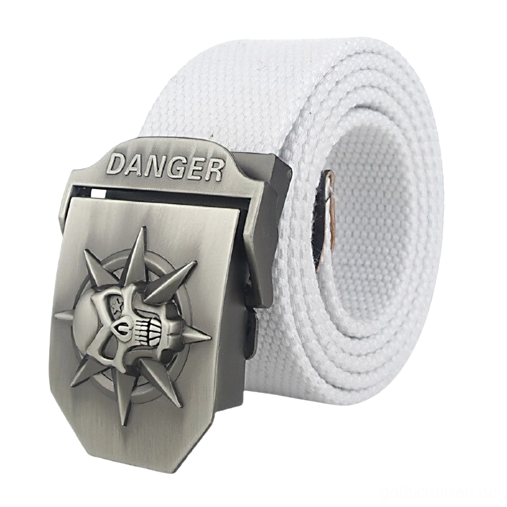 Weiß Canvas Gothic Gürtel mit versilberter nietzengespickter Totenkopf DANGER-Schnalle, Vorder-Dreiviertel-Fotografie