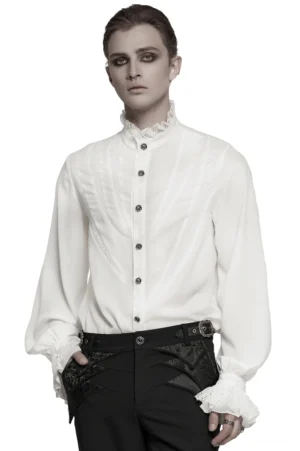 Vorderansicht des weißen Gothic-Chiffonhemds mit gerüschtem Spitzen-Jabot-Kragen und geometrischem Chevron-Lace-Paneel-Design auf männlichem Mannequin, demonstriert dramatische Hemdkonstruktion und Layering-Möglichkeiten