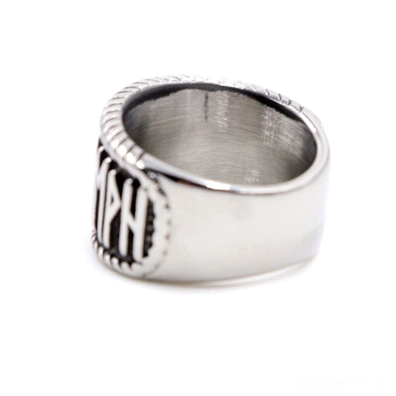 Wikinger Valknut Ring Innenseite Detail mit glatter polierter Innenfläche und partiellen Runengravierungen sichtbar
