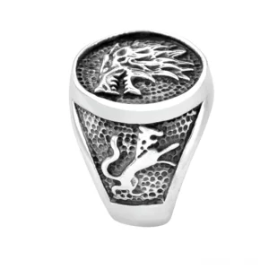 Wolf Signet Ring heraldisches Relief Draufsicht verwitterte Patina Edelstahl vintage Optik